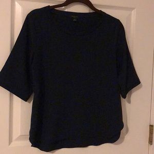 EUC dark navy 1/2 sleeve blouse, hi-low Ann Taylor